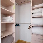 Przestronny I Przytulny Apartament W Krakowie Z Parkingiem I Balkonem By Noclegi Renters