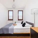 Przestronny I Przytulny Apartament W Krakowie Z Parkingiem I Balkonem By Noclegi Renters