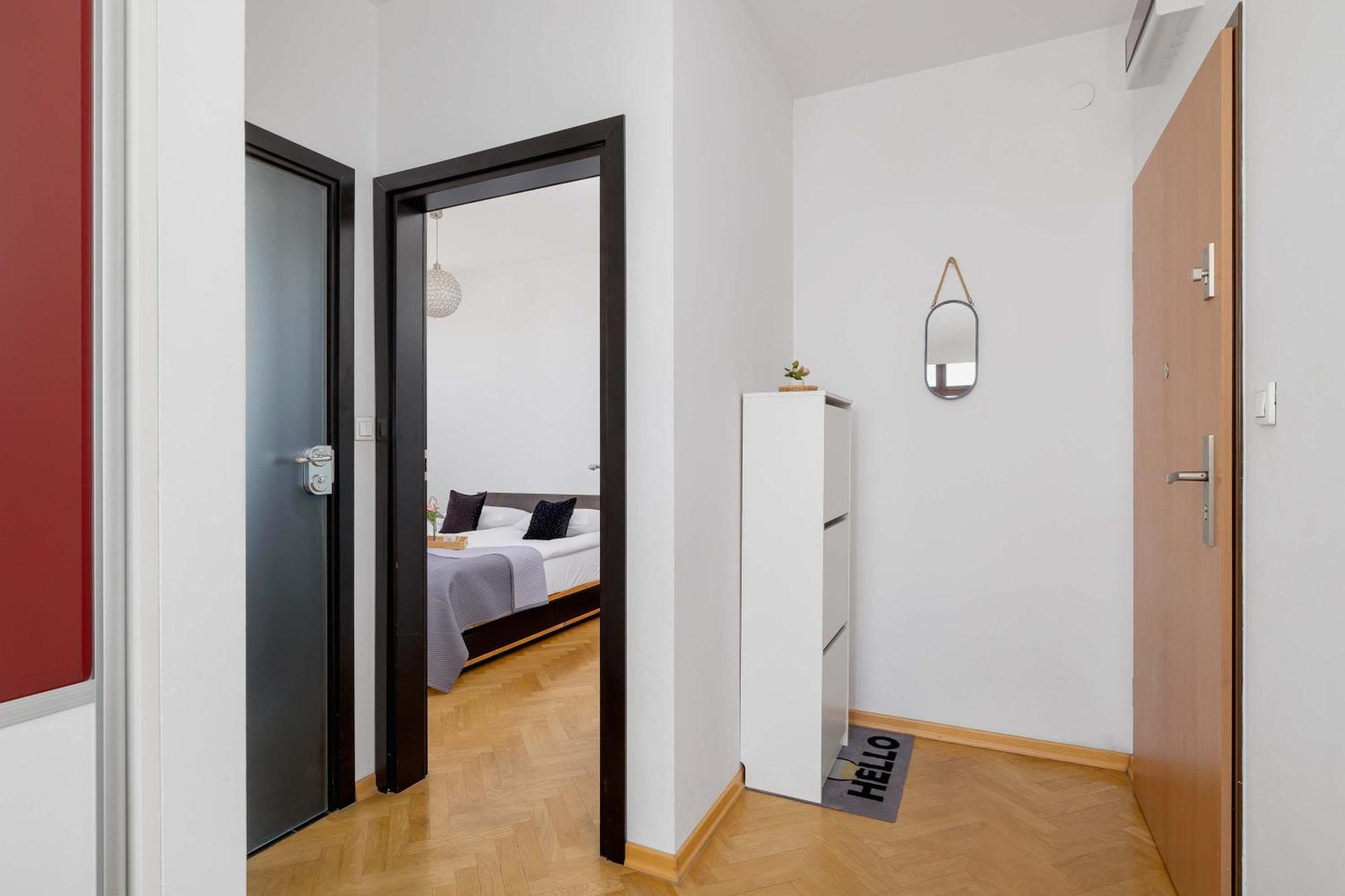 Przestronny I Przytulny W Krakowie Z Parkingiem I Balkonem By Renters Krakau