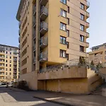 Przestronny I Przytulny Apartament W Krakowie Z Parkingiem I Balkonem By Noclegi Renters