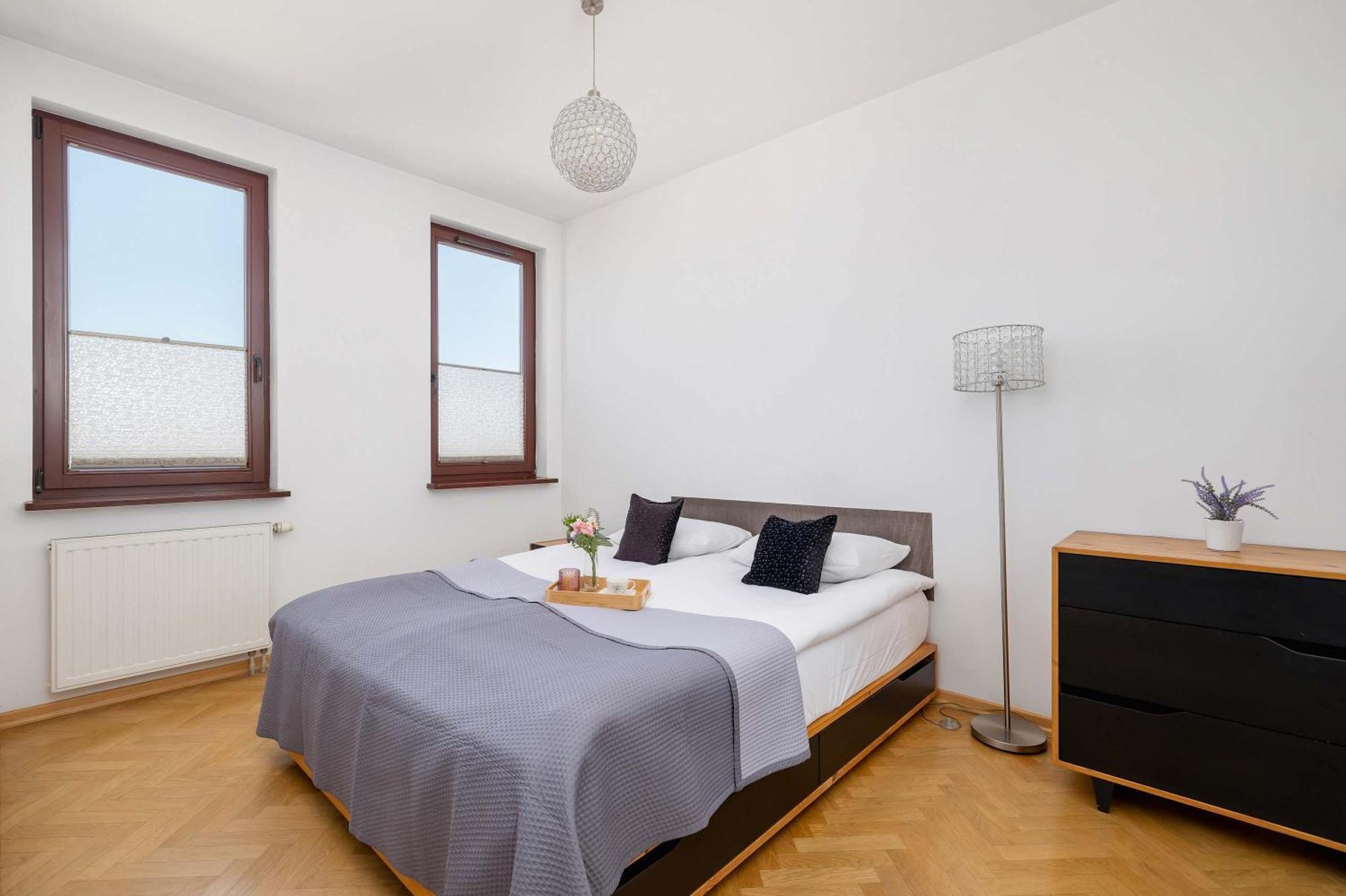 Apartment Przestronny I Przytulny W Krakowie Z Parkingiem I Balkonem By Renters Krakau